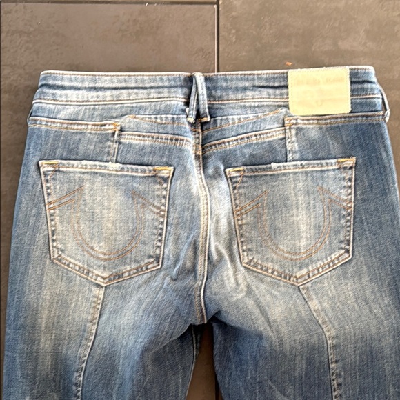 True Religion Blue Cropped Ankle Jeans with Vintage Appeal - Picture 8 of 12